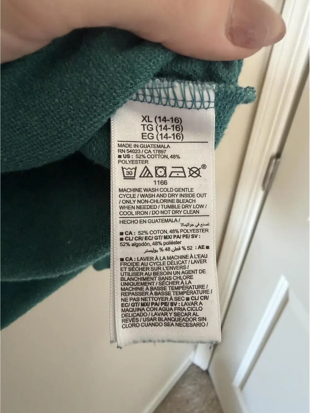 XL/XS/S Old Navy slightly cropped Star Sweatshirt